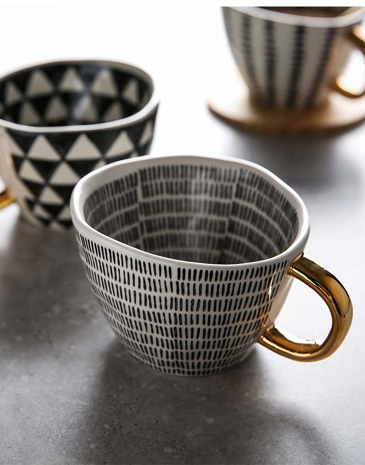 Taza de Cerámica con Asa Dorada | Diseño Geométrico Moderno-mugs-SeemSeem
