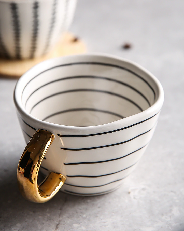 Taza de Cerámica con Asa Dorada | Diseño Geométrico Moderno-mugs-SeemSeem