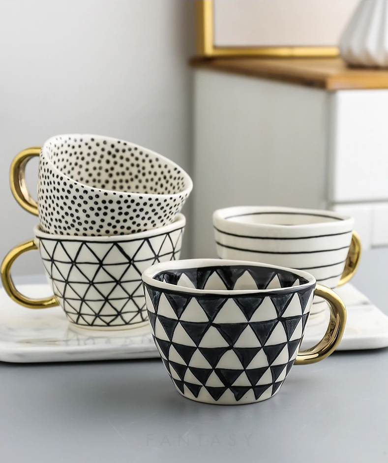 Taza de Cerámica con Asa Dorada | Diseño Geométrico Moderno-mugs-SeemSeem