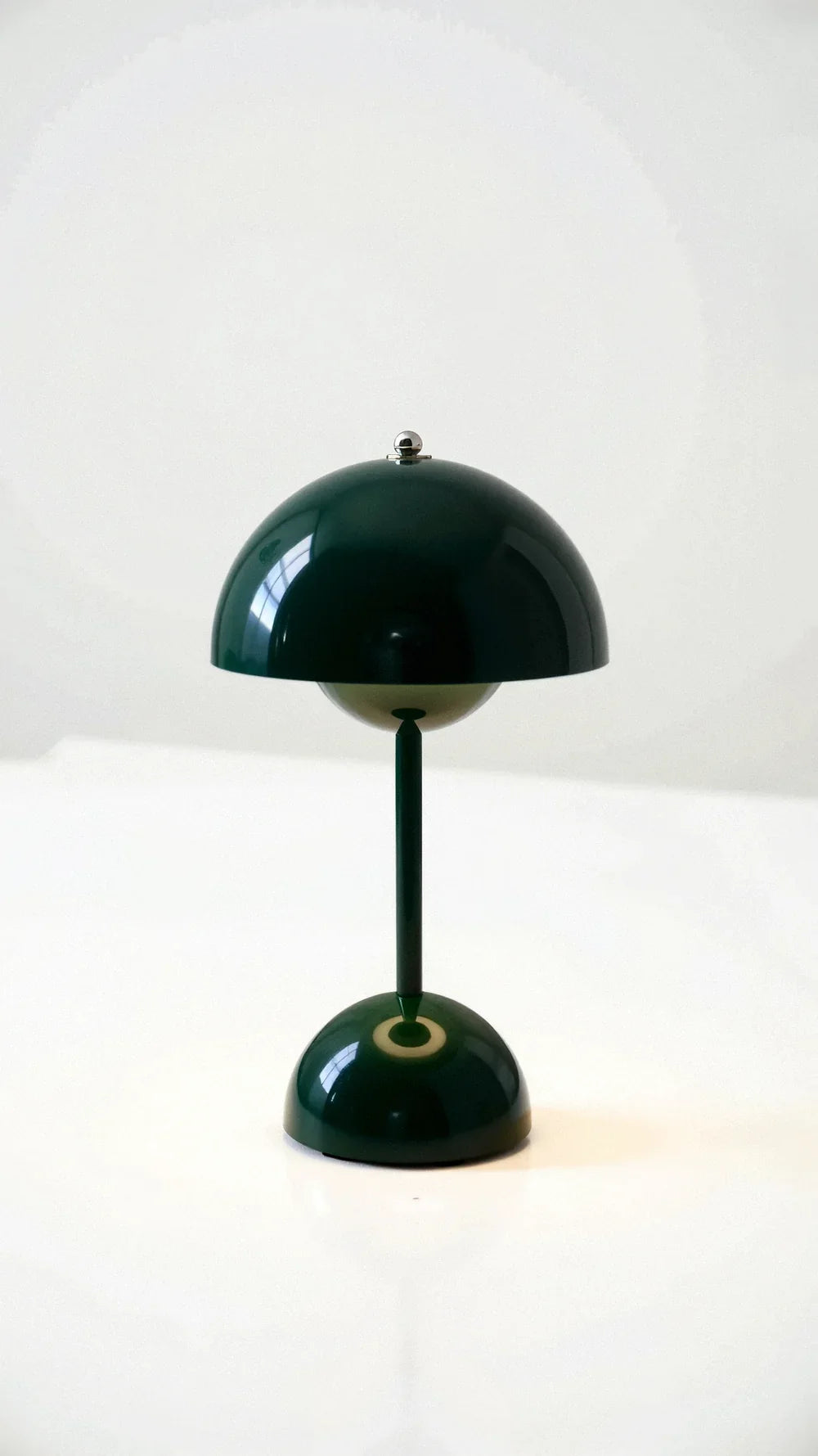Lámpara de mesa inalámbrica de diseño minimalista - Image 21