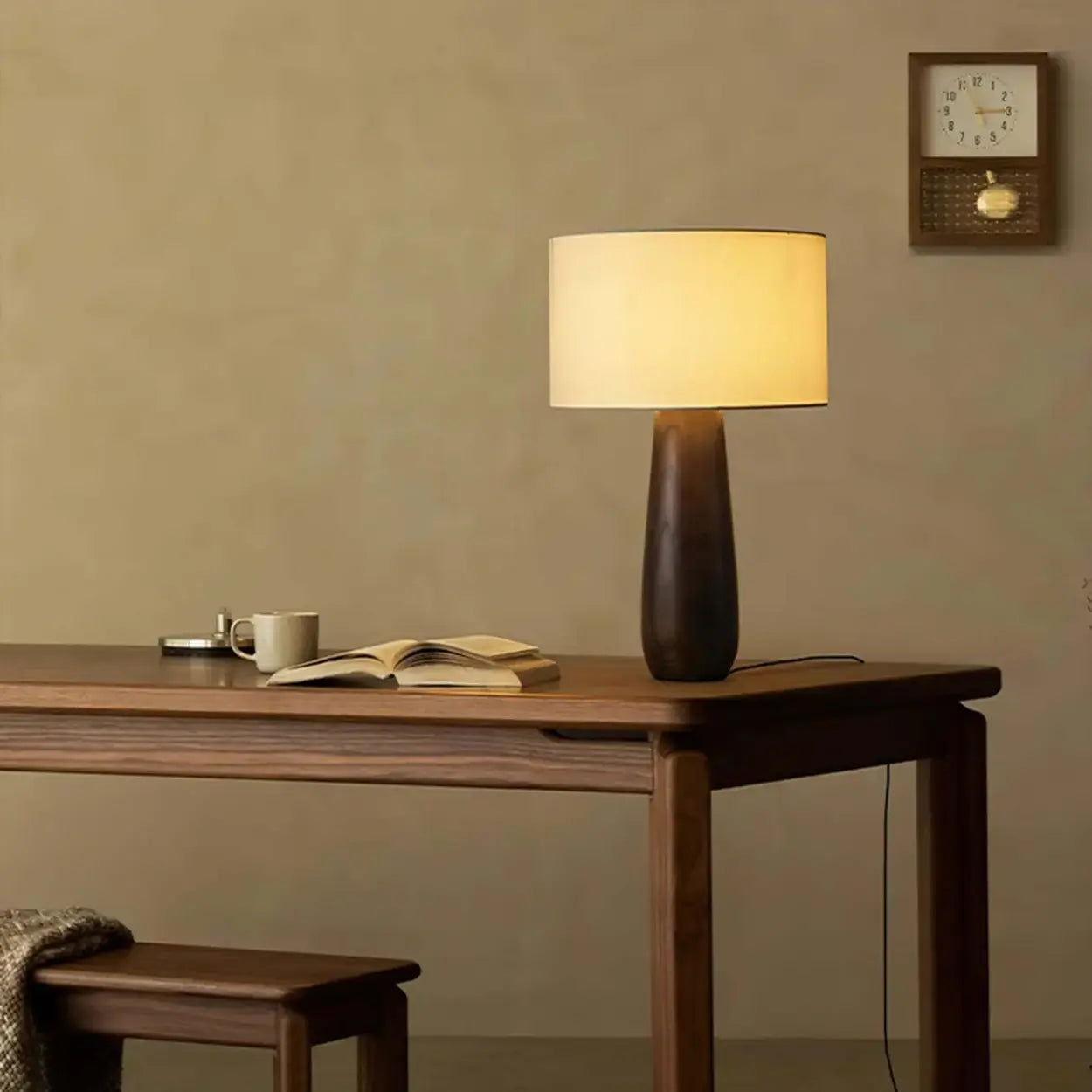Lámpara De Mesa Moderna | Base Esculpida Minimalista-Lamp-SeemSeem