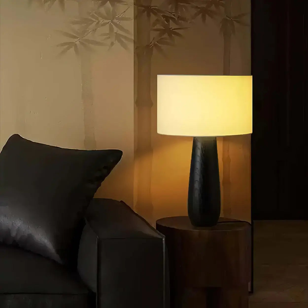 Lámpara De Mesa Moderna | Base Esculpida Minimalista-Lamp-SeemSeem