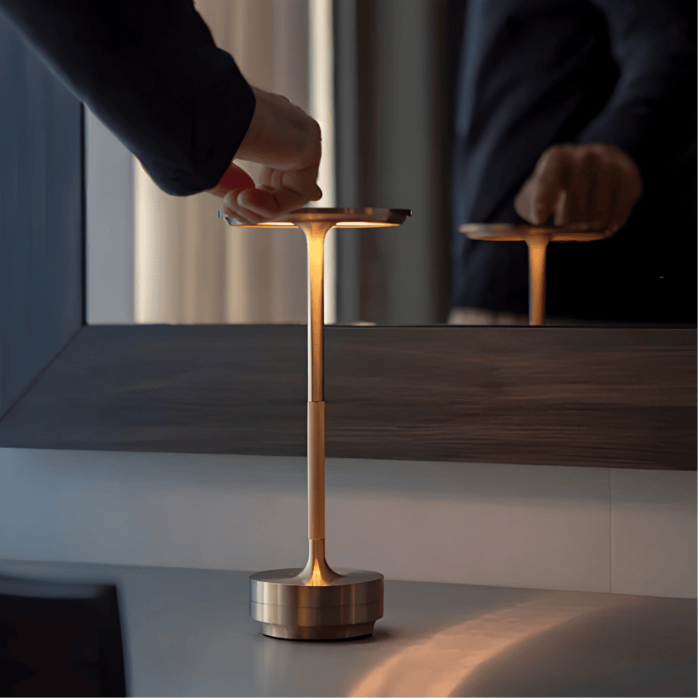 Lámpara De Mesa Minimalista | Recargable Por USB · SeemSeem