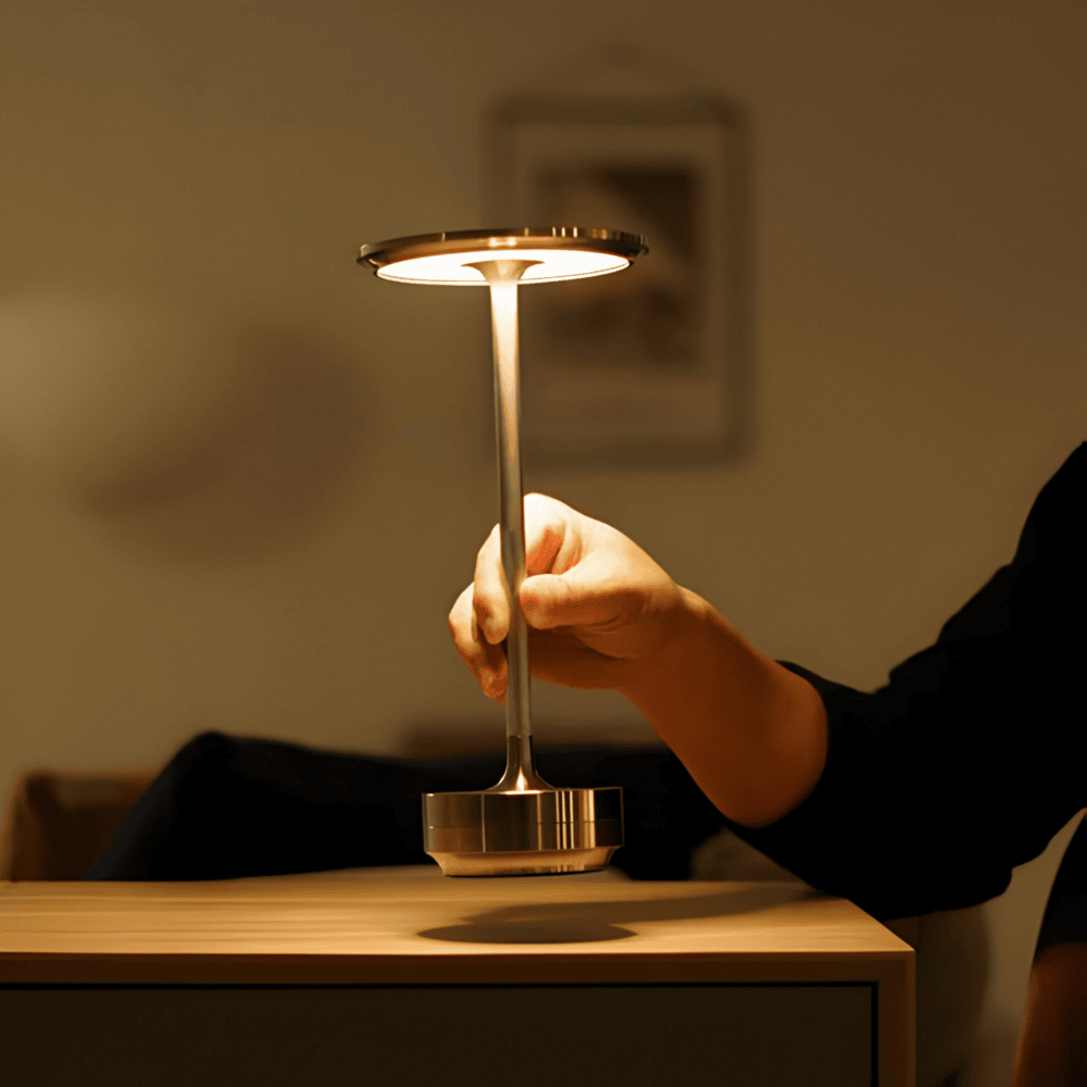 Lámpara De Mesa Minimalista | Recargable Por USB · SeemSeem