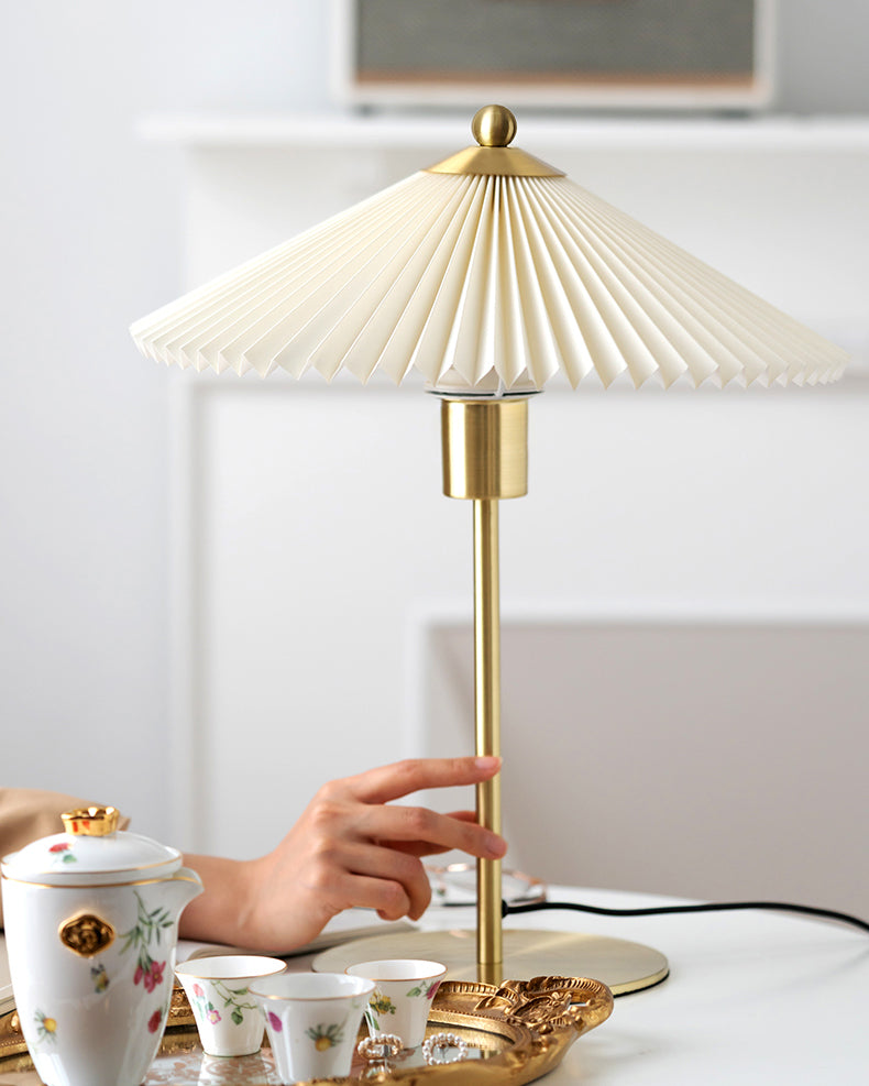 Lámpara De Mesa Nórdica | Pantalla Plisada · SeemSeem